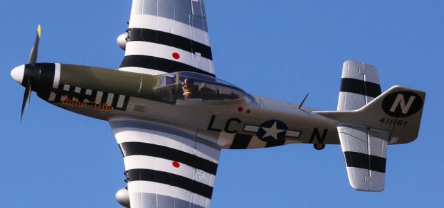 E-flite P-51D Mustang 1.2m BNF Basic [VIDEO]