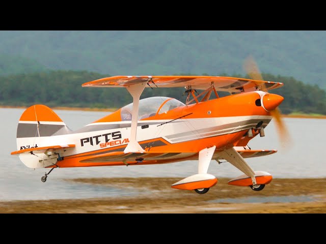 Pilot-RC: Pitts S2B 87"