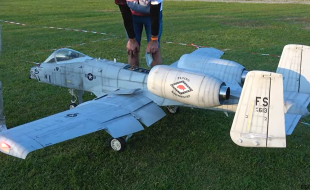 Giant A-10 Warthog Stunner!